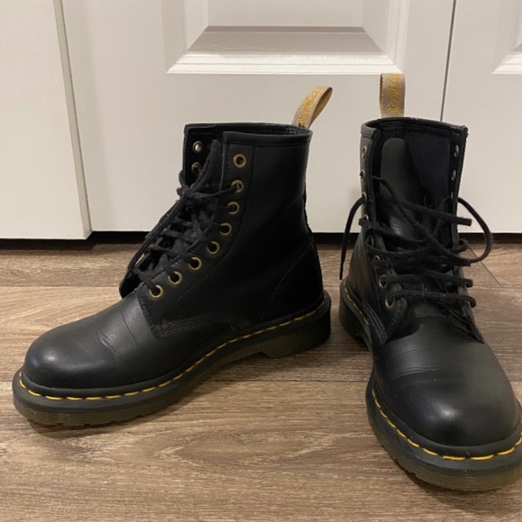 Dr Martens Women's Smooth Leather Lace Up Boots - Picture 1 of 7